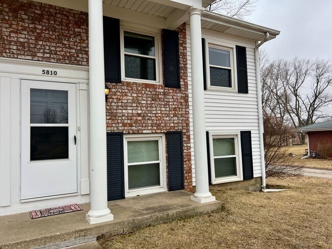 property at 5806-5810 W Fairview Rd