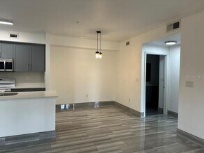 5608 Pinnacle Heights Cir in Tampa, FL - Building Photo - Building Photo