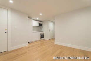 35 South St, Unit B3 in Boston, MA - Building Photo