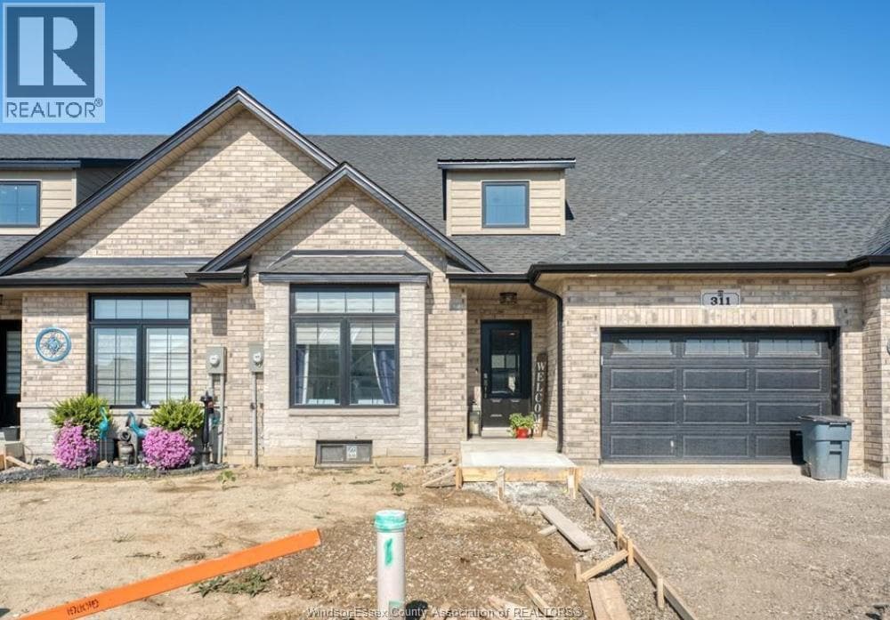 311 Kelly Rd in Amherstburg, ON - Building Photo