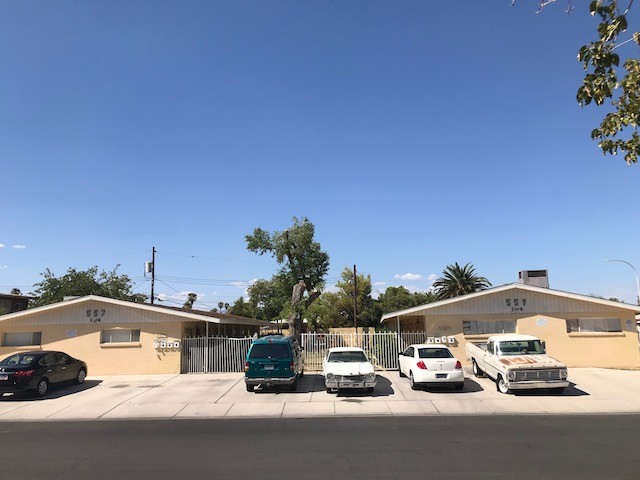 557 San Pablo Dr in Las Vegas, NV - Building Photo