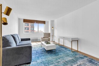 345 E 93rd St in New York, NY - Building Photo - Building Photo