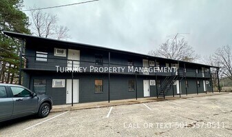 100 Caruthers St in McRae, AR - Building Photo