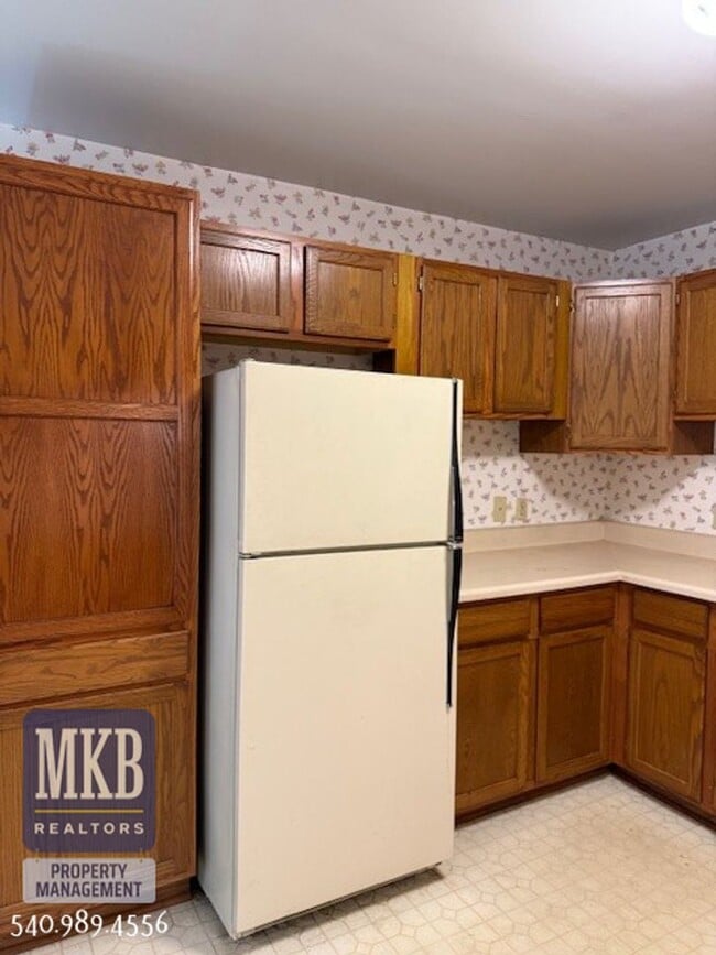 122 Kimball Ave in Salem, VA - Building Photo - Building Photo