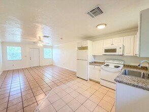 3075 Floweva St in Palm Springs, FL - Building Photo - Building Photo