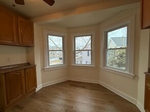 6 Warren St, Unit 6 Warren St. apartment 2 in Keyport, NJ - Building Photo - Building Photo