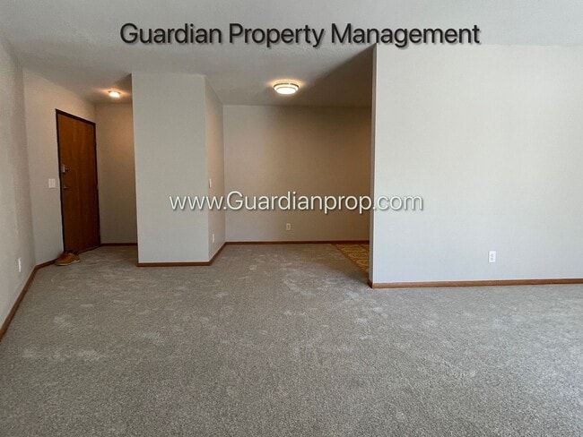 105 Dean Ave E in Champlin, MN - Building Photo - Building Photo