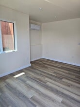 700 S Chicago St in Los Angeles, CA - Foto de edificio - Building Photo