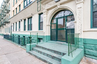 2071 Madison Ave in New York, NY - Foto de edificio - Building Photo