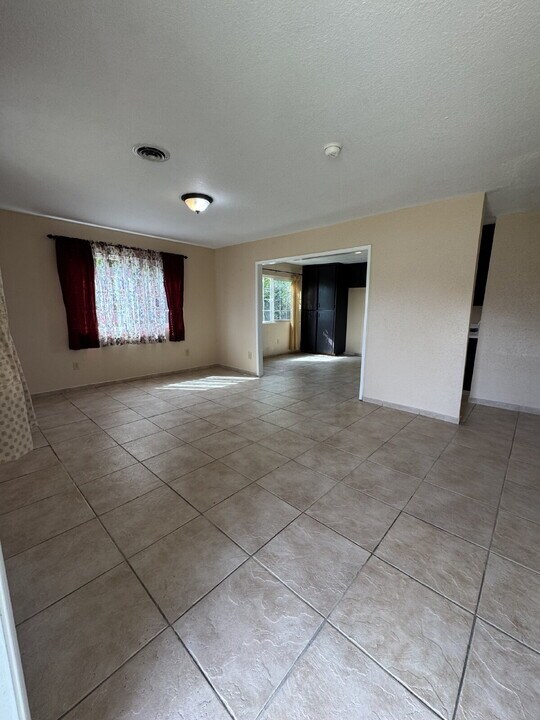 9538 North Ave in Planada, CA - Building Photo