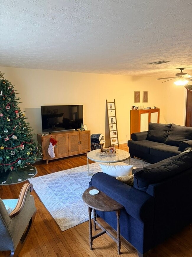 property at 232 W Chewacla Dr