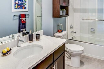150 Goldsborough Dr in Bayonne, NJ - Building Photo - Building Photo