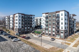 Yellowstone Apartments in Madison, WI - Building Photo - Building Photo