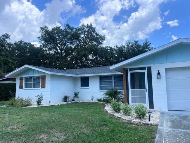 575 Randolph Rd in Venice, FL - Building Photo - Building Photo