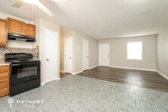 2010 Glenside Dr in Greensboro, NC - Building Photo - Building Photo