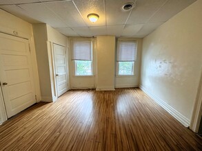 520 McCandless Ave in Pittsburgh, PA - Foto de edificio - Building Photo