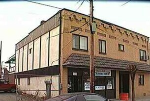 424 Waddell Ave, Unit Apt D in Clairton, PA - Building Photo