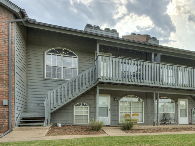 11525 N Meridian Ave, Unit 211 in Oklahoma City, OK - Foto de edificio - Building Photo