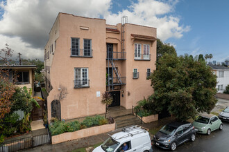 Casa Bonita Apartments in Los Angeles, CA - Building Photo - Building Photo