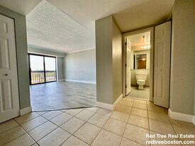 15 N Beacon St in Boston, MA - Building Photo