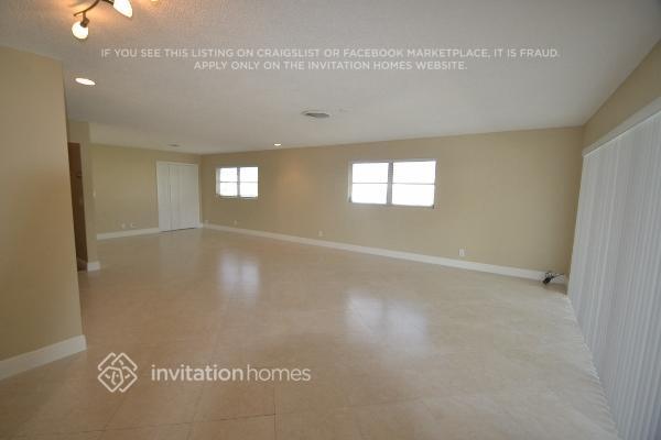 225 Gleneagles Dr in Lake Worth Beach, FL - Building Photo - Building Photo