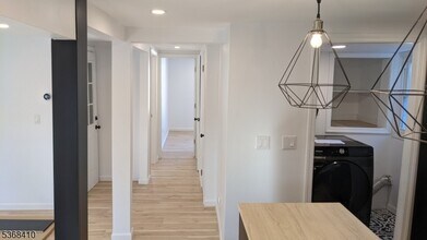 561 E Passaic Ave in Bloomfield, NJ - Building Photo - Building Photo