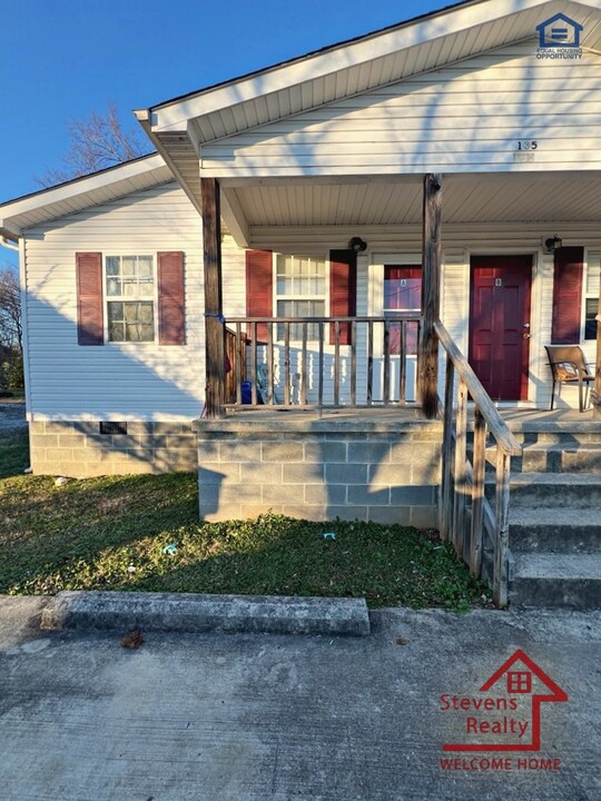 135 Lance St in McMinnville, TN - Building Photo