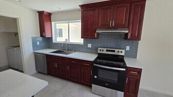 10931 Hayvenhurst Ave in Granada Hills, CA - Building Photo