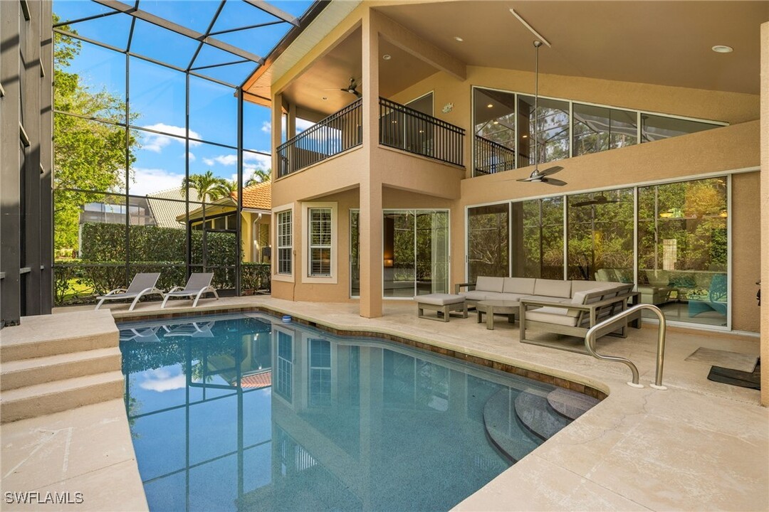 6055 Shallows Way in Naples, FL - Building Photo