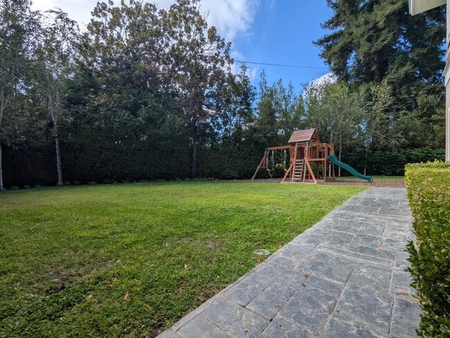 property at 1400 Cowper St