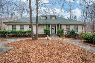 11468 Club Dr in Chapel Hill, NC - Foto de edificio - Building Photo