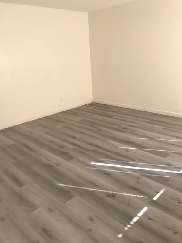 16395 Village Dr in Victorville, CA - Foto de edificio - Building Photo