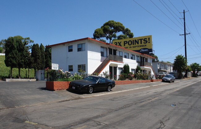 7500 North Ave in Lemon Grove, CA - Foto de edificio - Building Photo