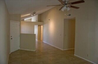 1328 W Rosewood Ct in Chandler, AZ - Foto de edificio - Building Photo