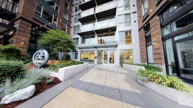 Zephyr Apartments in Seattle, WA - Foto de edificio - Building Photo