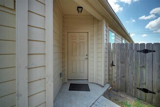 913 Fortrose Ter in Pflugerville, TX - Building Photo - Building Photo