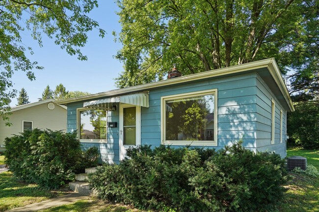 1118 Lorraine Dr in Madison, WI - Building Photo - Building Photo