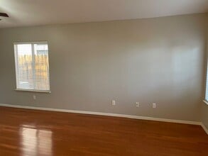 3025 Starside Dr in Bakersfield, CA - Building Photo - Building Photo