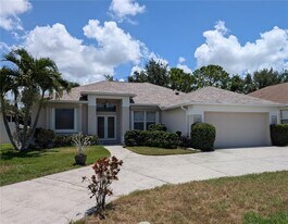 5608 New Covington Dr in Sarasota, FL - Building Photo