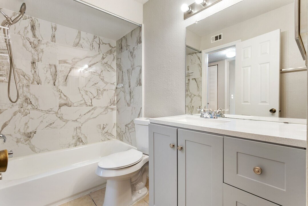 4658 Commander Dr in Orlando, FL - Building Photo