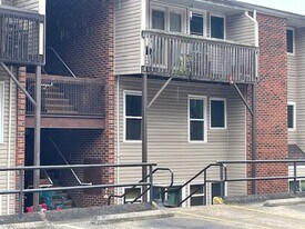 Hickory Way Apartments in Milton, WV - Building Photo