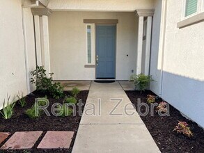 1239 Catalina Dr in Merced, CA - Building Photo - Building Photo