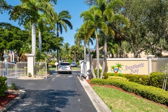 Jonathans Bay Condos in Ft. Myers, FL - Building Photo - Building Photo