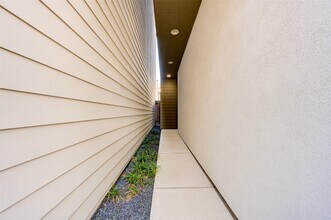 2333 Sperber Ln in Houston, TX - Building Photo - Building Photo