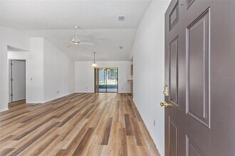 6057 SE 39th Ave in Ocala, FL - Building Photo - Building Photo