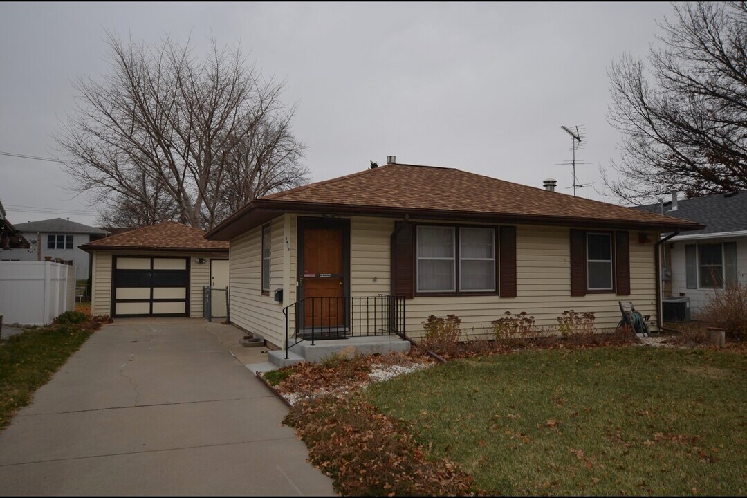 4411 Baldwin Ave in Lincoln, NE - Building Photo