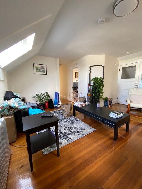 180 Saint Paul St, Unit 4 in Brookline, MA - Foto de edificio