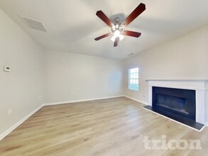 70 Emerson Trail in Covington, GA - Foto de edificio - Building Photo