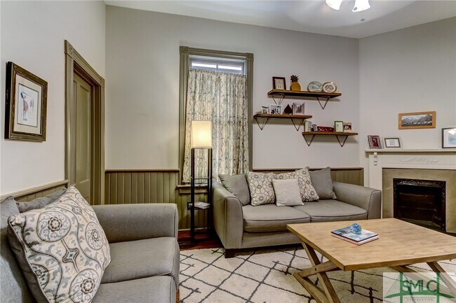 property at 533 E Broad St