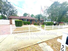 504 Kelly St in Destin, FL - Building Photo